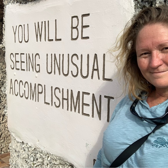 Meet your Posher, Heather Skye - Picture 2 of 6